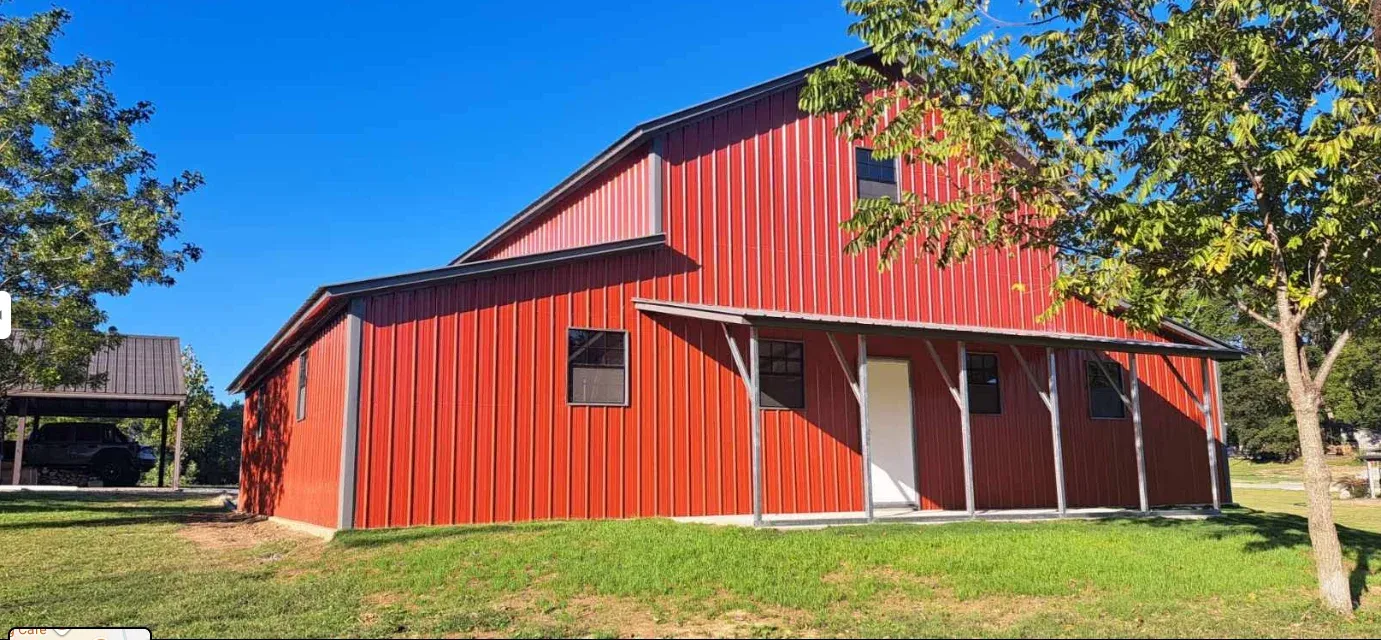 24×40×16 Raised Center Barn with Enclosed Lean-Tos Installed in Scott City, Missouri